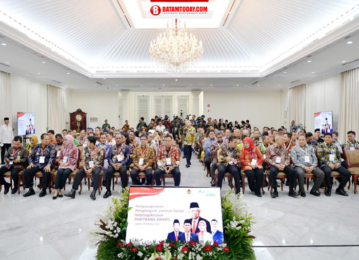 Suasana penyerahan penghargaan Paritrana Award di Aula Kantor Wakil Presiden RI